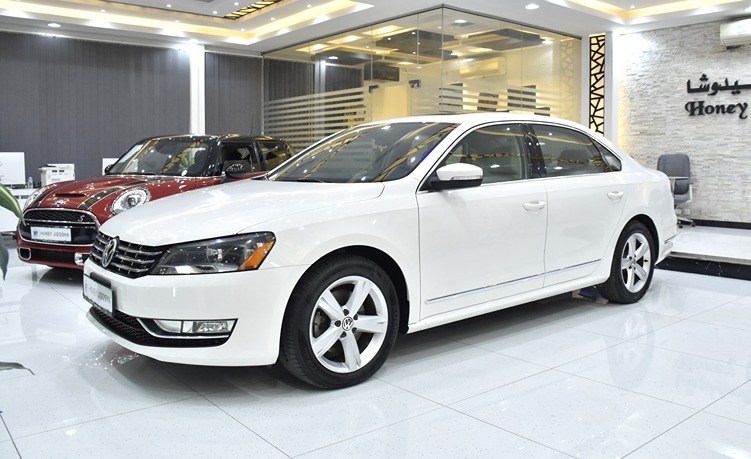 VERY LOW KILOMETER! Volkswagen Passat ( 2015 Model ) in White Color GCC Specs