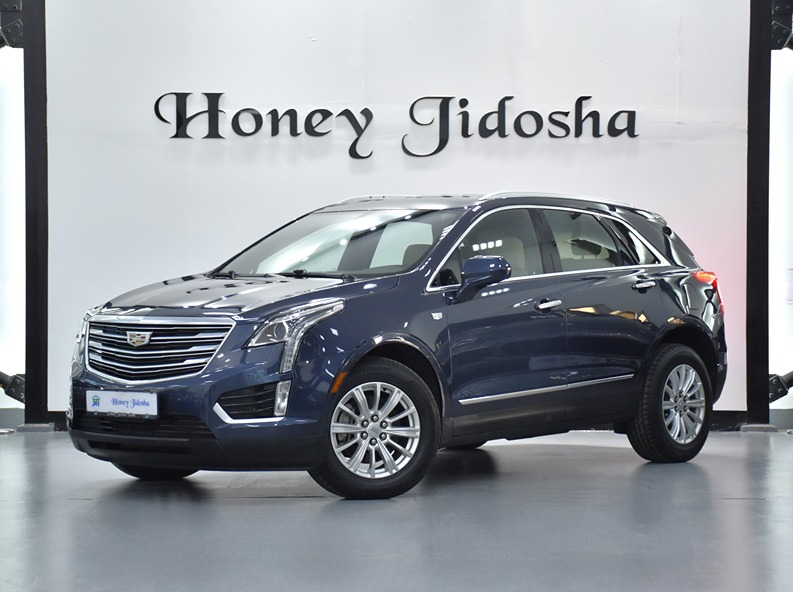 EXCELLENT DEAL for our Cadillac XT5 AWD 3.6L ( 2018 Model ) in Blue Color GCC Specs