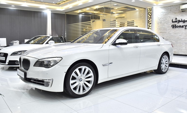 ORIGINAL PAINT ( صبغ وكاله ) BMW 740Li ( 2014 Model ) in White Color GCC Specs