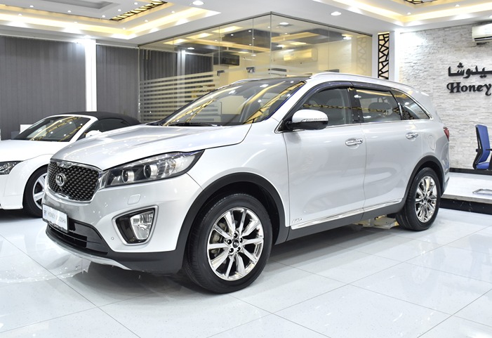 KIA Sorento AWD V6 ( 2016 Model ) in Silver Color GCC Specs