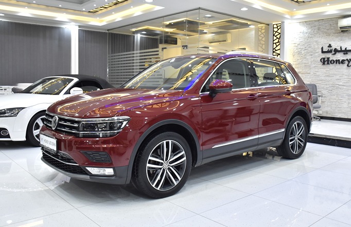 Volkswagen Tiguan 2.0 TSi ( 2017 Model ) in Red Color GCC Specs