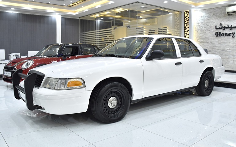 Ford Crown Victoria ( 2011 Model ) in White Color American Specs