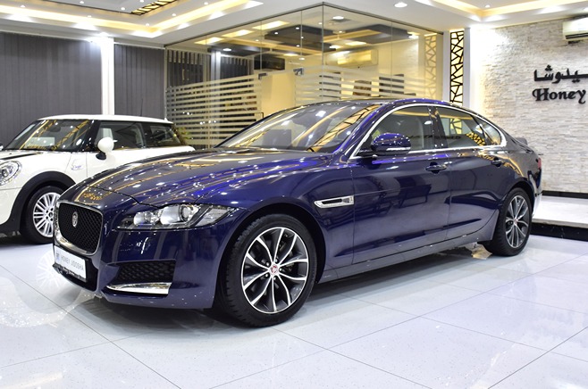 Jaguar XF 25t ( 2017 Model ) in Blue Color GCC Specs