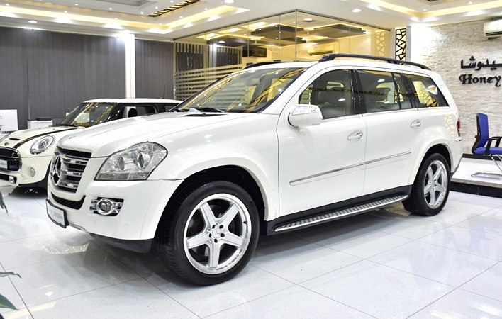 Mercedes Benz GL500 4Matic ( 2009 Model ) in White Color GCC Specs