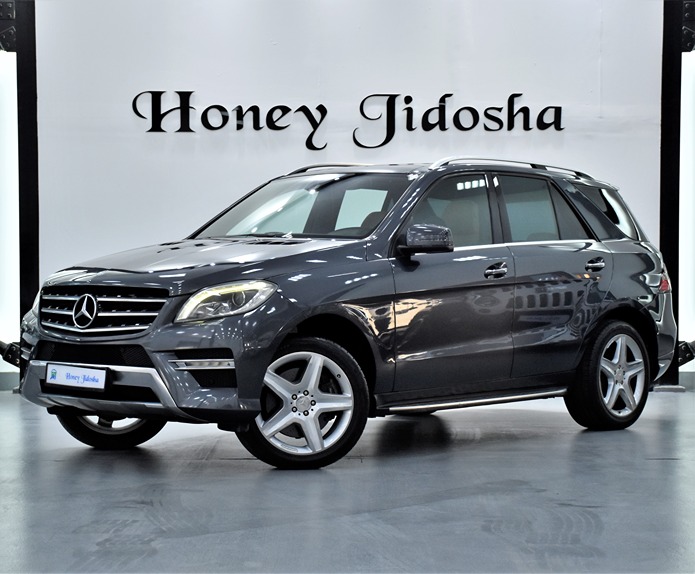 Mercedes Benz ML 350 ( 2013 Model ) in Grey Color GCC Specs