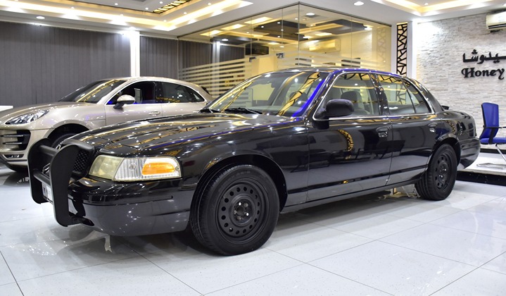 Ford Crown Victoria ( 2008 Model ) in Black Color American Specs