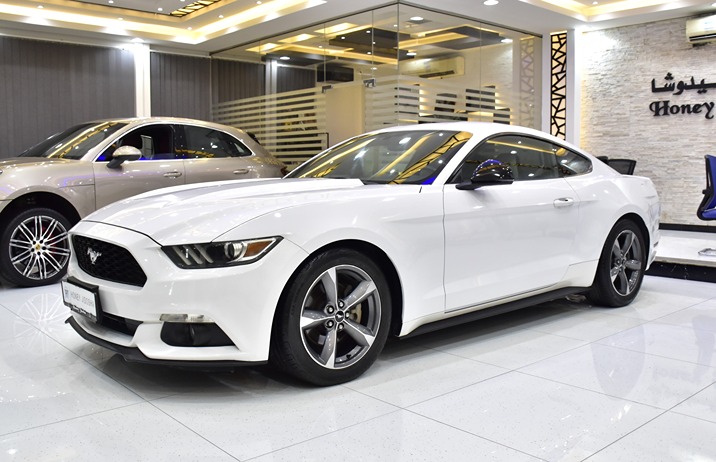 Ford Mustang ( 2015 Model ) in White Color GCC Specs