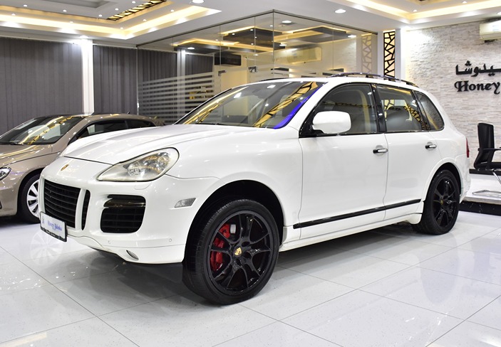 Porsche Cayenne ( 2008 Model ) in White Color GCC Specs