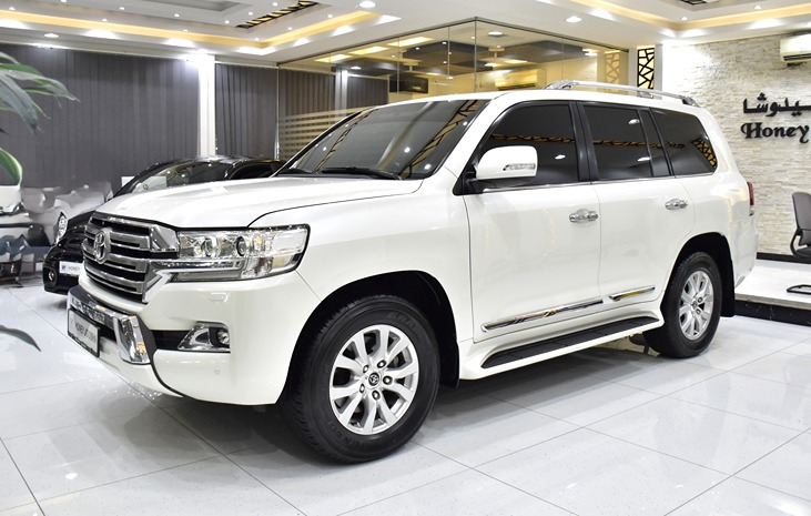 Toyota Toyota Land Cruiser GXR V8 ( 2016 Model ) in White Color GCC Specs