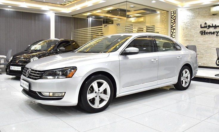 Volkswagen Passat ( 2016 Model ) in Silver Color GCC Specs