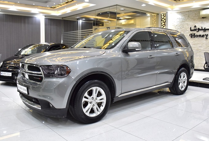 Dodge Durango AWD V8 ( 2012 Model ) in Grey Color GCC Specs