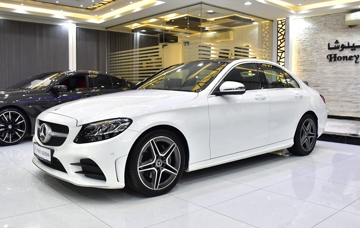 Mercedes Benz C200 ( 2020 Model ) in White Color GCC Specs