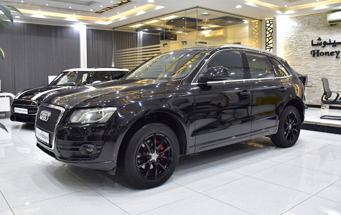 Audi Q5 ( 2012 Model ) in Black Color GCC Specs
